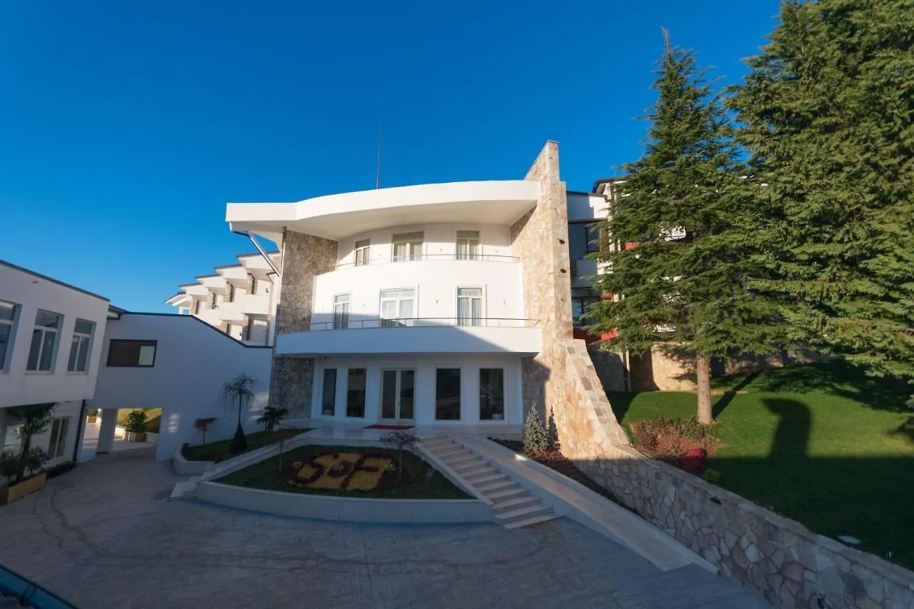 Chateau Linza Resort Tirana 4*,