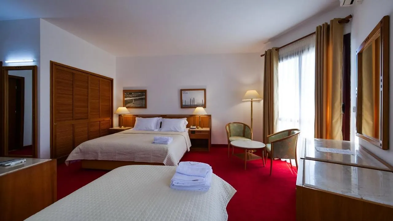 Chateau Linza Resort Tirana 4*,