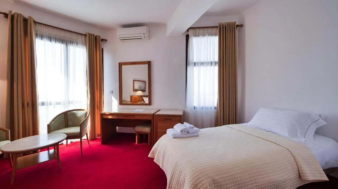 Hotel Chateau Linza Resort Tirana