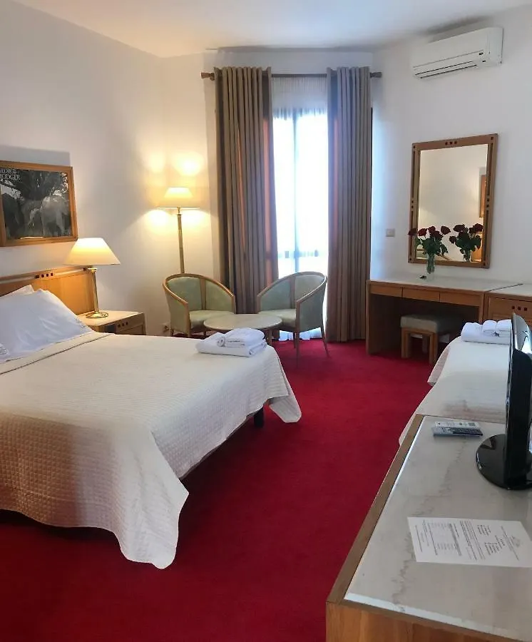 Chateau Linza Resort Tirana 4*,