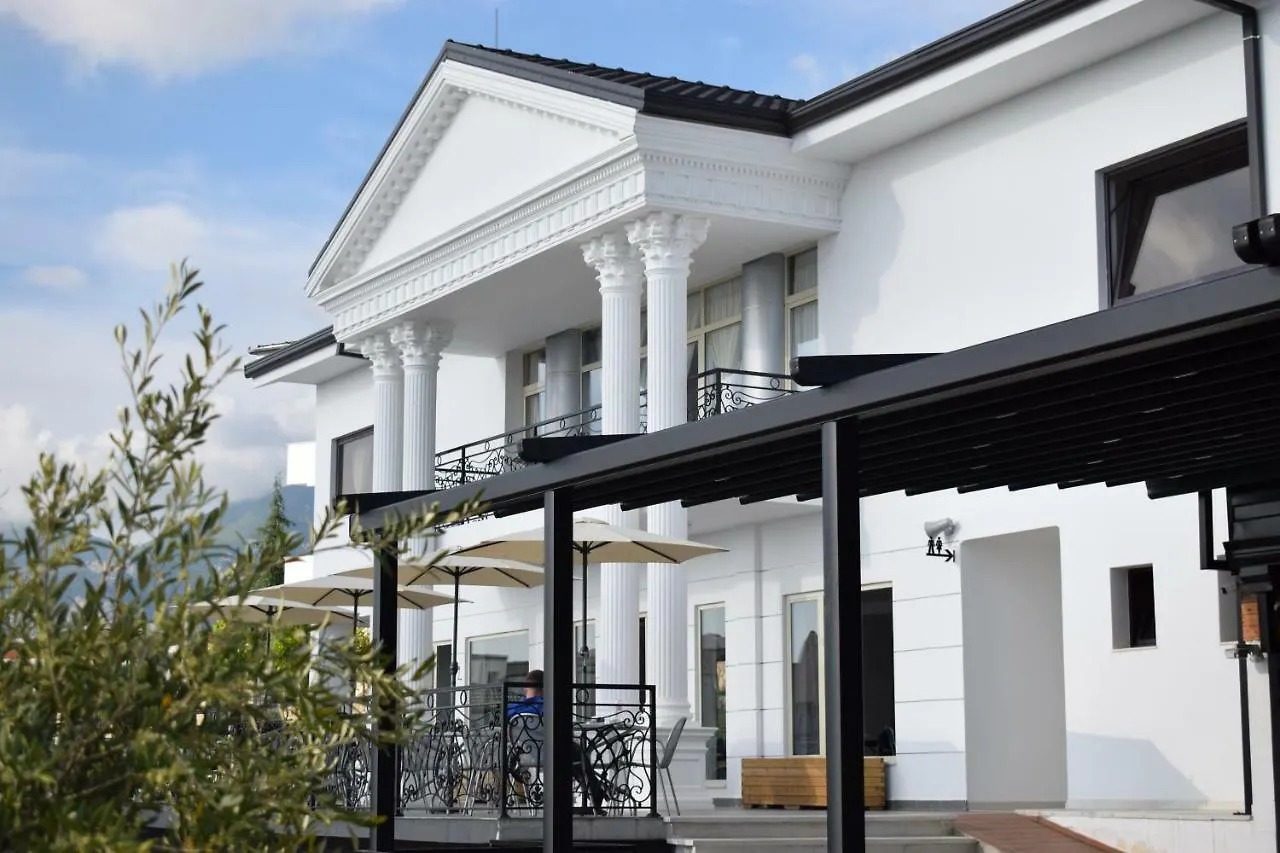 Chateau Linza Resort Tirana 4*,