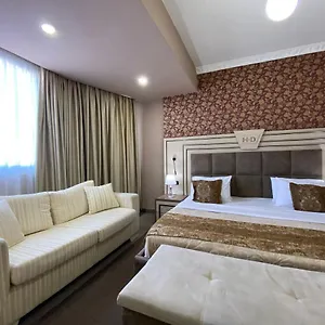 Deluxe Hotel