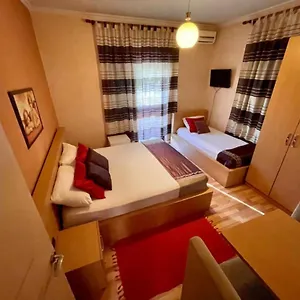 Otel Algo, Tiran